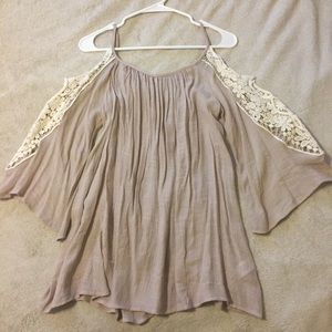 🎉SALE🎉 4 FOR $15! Flowing crochet quarter sleeve tunic blouse NWOT